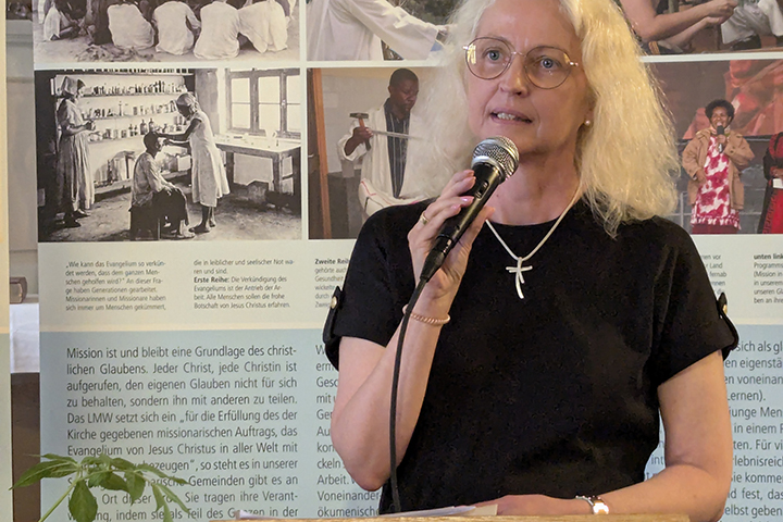 Oberkirchenrätin Petra Schwermann überbrachte Grüße der beiden Trägerkirchen EKM und EVLKS