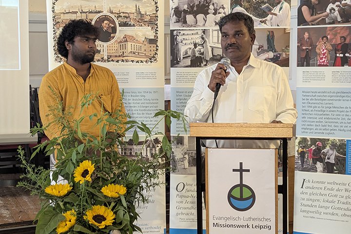 Glückwünsche und Grüße aus der Tamilischen Evangelisch-Lutherischen Kirche (Indien) überbrachte Rev. Dr. Thomas Kennedy, Mitglied der Kirchenleitung